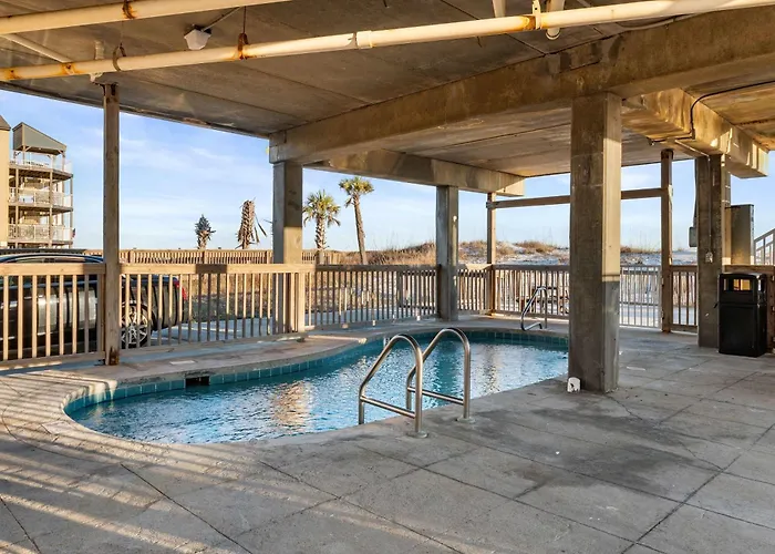 Cozy Beachfront With Pool *